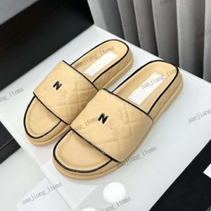 Top Quality Lambskin Quilted Slippers Two C 2C logo Embroidered Sandals Women Thick Bottom Slides Designer Shoes Gold Hardware Letters Mule Slip On Casual Loafer