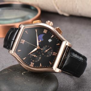 Luxury Mens Leather Strap Multi-Function Quartz Titta på Alloy Steel Shell med kalenderfunktion Casual Wear