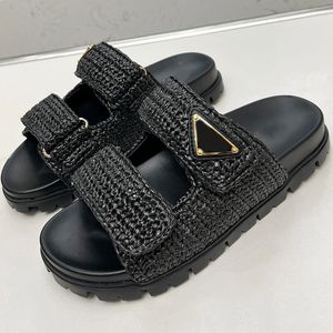 Senaste kvinnor utomhus casual tofflor ikoniska metall triangel logotyp lafite gräs romerska vävda ultralätt sandaler fårskinn inre häl 2,5 cm hög stor sula tofflor