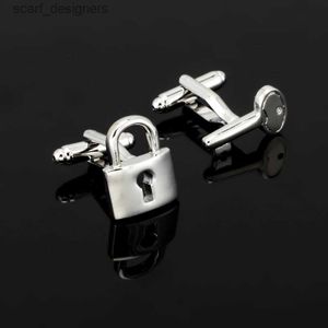 Cuff Links High Quality Men Cuff Links Vintage Mens Wedding Party Gift Classical lock Cufflinks Engraved silvery New Classic Y240411