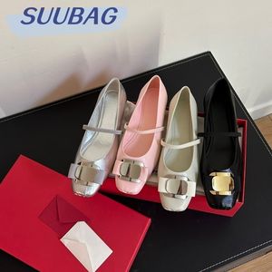 Ballerina Shoes Frete grátis feminino com caixa de sapatos New Bow Metal Buckle Square Cheard Line com solas macias confortáveis vintage Mary Jane Flats