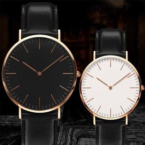 Säljer Luxury Mens Watch 40mm New Women Fashion Watches 36mm Quartz Leather Nylon Strap Montre de Luxe314o