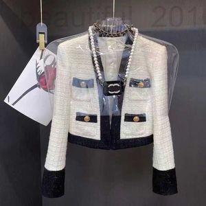 Jackets femininos Designer 23SS de alta qualidade Classic lapeel polo jaqueta feminina moda moda de bolso de bolso bordado imprimir botão de metal malha