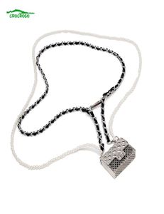 Crossbody Bag Ladies Fashion Luxury Mini Metal Pearl Belly midja kedja Små fyrkantig axelväska Halsband för kvinnor8098267