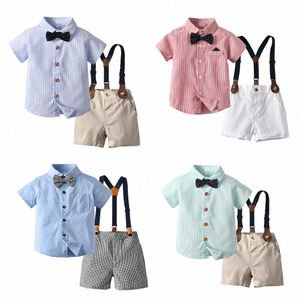 Bow Tie Baby Barnkläderuppsättningar Skjortor Shorts randiga Cardigan Boys Toddlers Kort ärm Tshirts Strap Pants Suits Summer Youth Children Kläder Siz F77I#