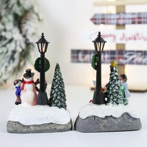 Decorative Figurines 1pcs Cute Christmas Led Lighted House Hand-painted Gift Decor Tabletop Little Village Centerpieces Light Up Scene P8L9