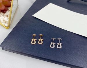 925 STERLING Gümüş Horseshoe Düğmesi Küpeler Sevimli Moda Ünlü Marka Anne Kadınlar İçin Güzel Takı Bütün Freds Küpeler7688223