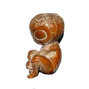 Dekorativa figurer Bildekoration Söt interiör Key Ring Alien Figurine Decor Wood Carving Wood Luck Art Gift Souvenir