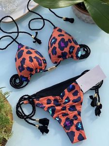 Kvinnors badkläder sexiga baddräkt kvinnor triangel bikinis set thong bandage baddräkter 2024 solid färg badrum passar två stycken Swimear Beach