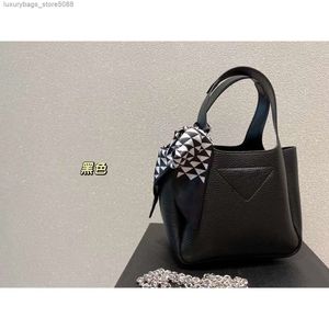 O designer de bolsa de couro vende novas bolsas femininas em uma bolsa de balde com desconto Mini -Tote Combinente feminino pequeno