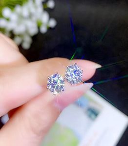 Moissanite 인기있는 스타일 추천 Lady Ear Nails 925 스털링 실버 하이 경도 다이아몬드 대체 LJ2010165598017