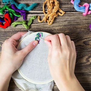 DIYハンドメイド刺繍フープクロスステッチツール縫製工芸品用縫製と家の装飾のアクセサリーのための多目的