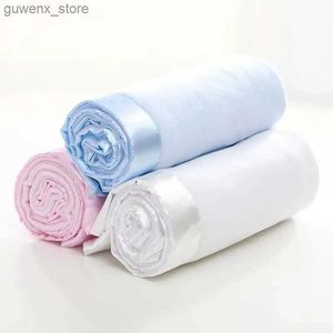 Blankets Swaddling Baby Blanket Solid Flannel Embroidered Satin Edging Quilt Soft Infant Boy Girls Monthly Swaddle Stroller Blanket Infantil Wrap Y240411