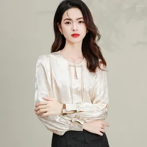 Kvinnors blusar 2024 Kvinnor Silk Jacquard Tops Beige Low-Key Floral Pattern Chinese Qipao Style Clothes Office Lady Elegant Atrate