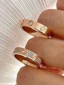 Designer charm High version internet celebrity with the same love light luxury star ring couple nail matching mens and womens rose gold