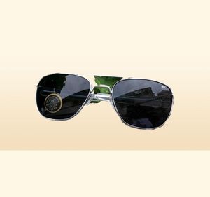 Occhiali da sole ottici americani uomini pilota occhiali da sole aviazione antidrop esplosione bicchiere di vetro temperato da sole boutique AO55571922642