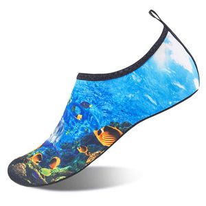 Heiße billige Wasserschuhe Männer Frauen Aqua Schuhe Turnschuhe Schnell trockene Strandsocken Hausschuhe Männer schwimmen barfuß Schuhe stromaufwärts Sneaker