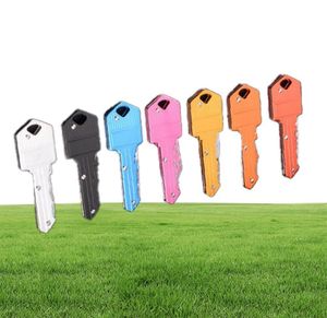 10 färger Mini Folding Knifechain Outdoor Gadgets Key Shape Pocket Fruit Knifes Multifunktionella verktyg Key Chain Sabel SABER SEL4314198