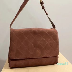 Designer de camurça clássica Bolsa de ombro de cadeia de bolsas de camurça feminina Moda Rhomb Padrão Bola casual Bola casual tiras de ombro duplo