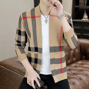 Man Knitwear Style Pocket Men Men Cardigan Fashion осень зима повседневная свободная топ -дизайнерский кардиганский вязаная куртка