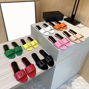 Designer Sandaler Luxury Slides tofflor For Women Black Brown Green Red Flat Heels Patent Leather Ladies Womens Mules Slide Room Home Indoor Casual Summer Shoes