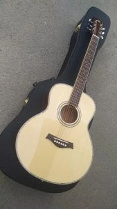 Kablar gratis frakt inget fall musikinstrument barn gitarra rese akustisk folkgitarr alla solida gitarr handgjorda professionella gitarr