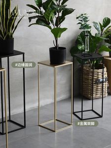 Placas decorativas Creative Iron Corner Table Luz de luxo Sala de estar Minimalista Sofá Moderno Modern Stand Flower Stand Stand