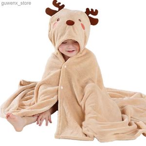 Filtar Swaddling Christmas Elk Baby Bathrobe Flanell Cloak Cartoon Boy Girl Girl Ultra-Soft Hooded Spa Velvet Robe Bath Thandduk Baby Shower Gift Y240411