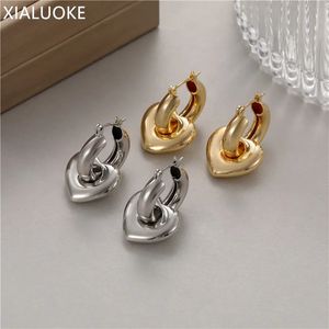 Xialuoke Geometrische runde Hoop -Ohrringe für Women Metal Punk Golden Heart Pendant Party Schmuckzubehör 240403