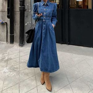 Podstawowe sukienki swobodne francuskie retro niebieska puff koronka szczupła dżinsowa sukienka do kobiet 2024 wiosna/lato nowe swobodne patyki na długą spódnicę C240411