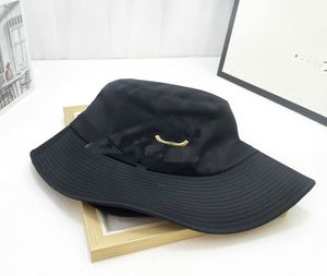 The latest popular classic top designer Fisherman hat popular canvas embroidered alphabet casual fashion sun hat outdoor sports men and women