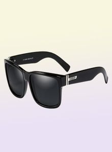 O occhiali da sole sportivi polarizzati KDEAM per uomini donne UV Protezione Square Sun Glasshi per la guida del baseball Fishing Golf CX2007069989705