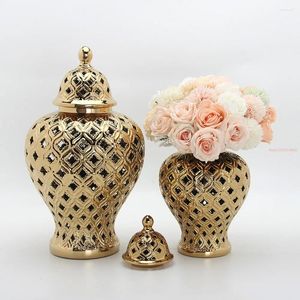 Estatuetas decorativas cerâmicas feitas à mão Hollow Out Jar Candy Storage Tank Gold Prata Art Vaso Home Decoração da sala de estar