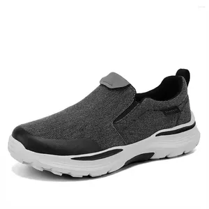 Casual skor massiv rund fot sommarsneakers plus size man sportstillverkare sneskers snaekeker tränare trender