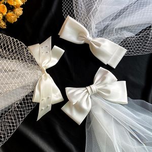 Wedding Veil Multilayer White Lace Edge Bridal Marriage Wedding Headbands Bow Pearls with Comb Elegance Hair Veils Accessory