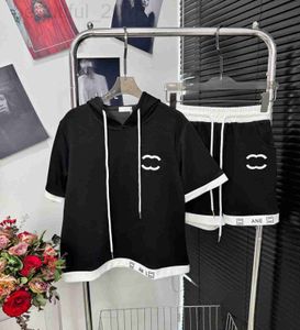 Women's Two Piece Pants designer Designer Set High Quality Sports and Leisure Spring/Summer New Explosive Street Sweater Shorts Embroidered DRRM