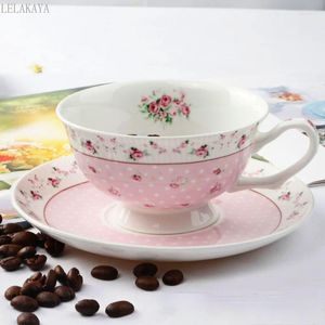 Tazze piattini da 200 ml di tazza di caffè in porcellana e piattino Elegante fiore europeo in stile pomeriggio set di piatti di alta qualità piatti da bevande