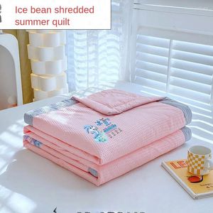 Filtar Mor och barnkvalitet Ice Bean Silk Dubbelskikt broderi Summer quilt luftkonditionering Maskin tvättbar filt