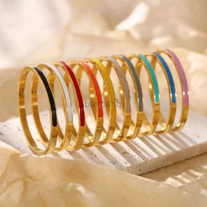 Bangle Carlidana الفاخرة الفاخرة الأساور الأساور للمينا البرتقالي الملونة للنساء للنساء هدية الأزياء أساور الأصلي المجوهرات الفولاذ المقاوم للصدأ 240411