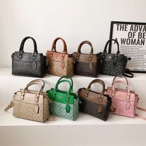 Cross Body för kvinnor med en känsla av lyx, nischtryck, 2024 Fashion New Designer Tote Bag 78% rabatt i butiks grossist