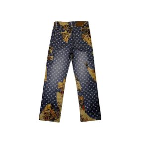 Mens Designer Högkvalitativ mode Jeans L Designer Denim Pant Floral Motiv Splicing and Patching Process V Shaped Cotton Check Loose Fit 8