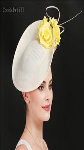 Skąpy brzegowe czapki wspaniałe kobiety duże nakrycie głowy formalne sukienki ślubne fedora czapka kwiat moda fasinator hat ręcznie robione okazje Milli4912665