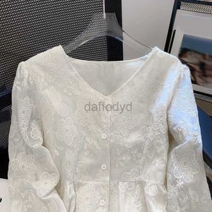 Women's Blouses Shirts Long Sleeve Shirts Solid Sweet French V-Neck Women Long Sleeve Apricot Blouse Lace Female Elegant Cute Tops 240411