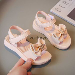 Sandals Girls Childrens Mode Bow Prinzessin Schuhe 2023 Neue Sommer Soft Sohle Open Toe Beach Trend H240411