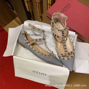 Small Pointed Pump Womens Valenstino Strap Designer Stor VT LEATHER HEAL GRETOW STUD HEELS RIVET Single Shoes Flat R9ll