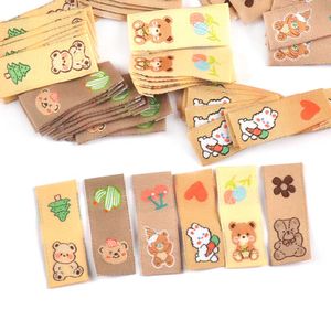 50pcs kawai urso bordado rótulos marrons para chapéus de malha de saco de saco de costura acessórios de roupas