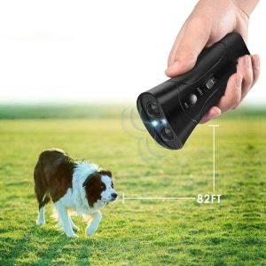 Haustierhund -Repeller Anti Barking Stopp Electric Schocker LED Ultraschallhunde Adapter -Trainingsverhalten Hilfsmittel ohne Batterie mit