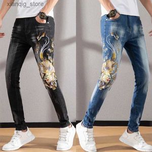 Jeans maschile maschile snello elastico pantaloni in denim ricamo jeans blu jeans bianco jeans casual graffi graffi di jeans neri pantaloni uomini l49