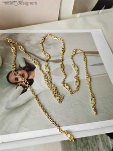 Designer di cinture Donne Catena vintage Cinture Cintine Gold Necklace Letter Chain for Women Letter Dress Luxury Regolable Lady Classic Pattern Waist Belt Y240411
