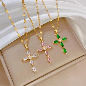 Pendanthalsband Fashion Marquise Zircon Cross Halsband för kvinnor Pink Green Cz Gold Color Plated Chain Party Accessories